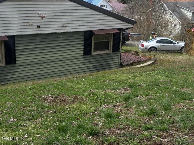 227 Fir Street, Appalachia, VA 24216