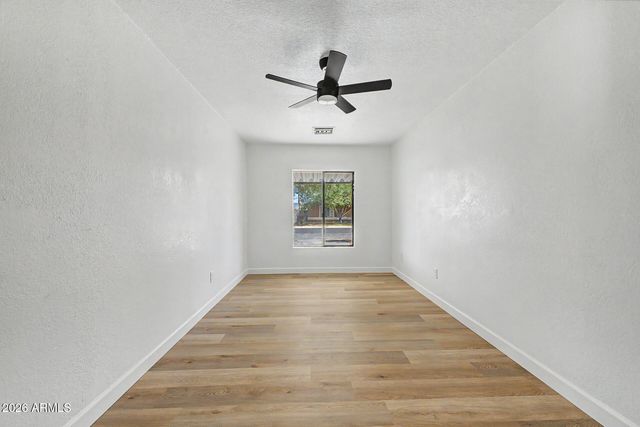 3802 W SUNLAND Avenue, Phoenix, AZ 85041