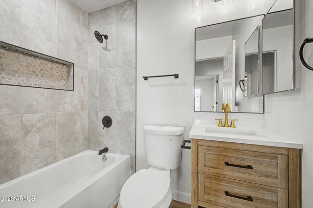 3802 W SUNLAND Avenue, Phoenix, AZ 85041