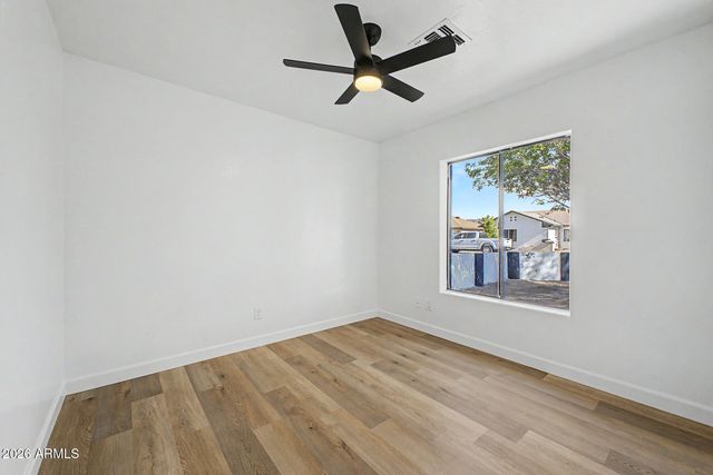 3802 W SUNLAND Avenue, Phoenix, AZ 85041