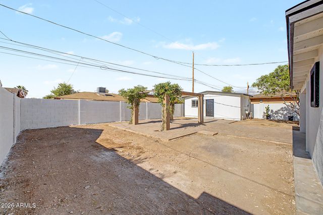 3802 W SUNLAND Avenue, Phoenix, AZ 85041