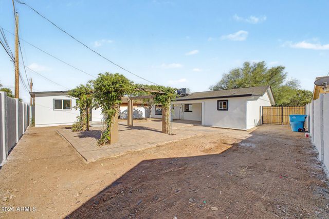 3802 W SUNLAND Avenue, Phoenix, AZ 85041