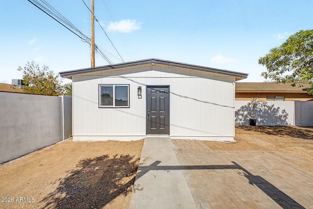 3802 W SUNLAND Avenue, Phoenix, AZ 85041