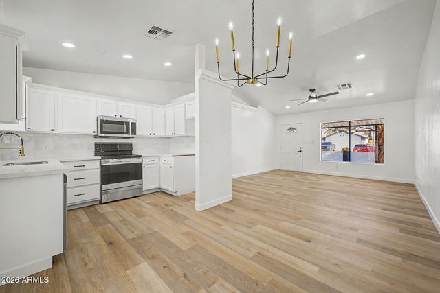 3802 W SUNLAND Avenue, Phoenix, AZ 85041