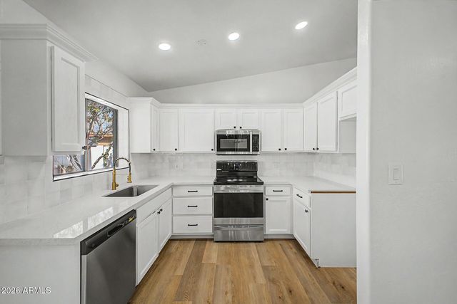 3802 W SUNLAND Avenue, Phoenix, AZ 85041