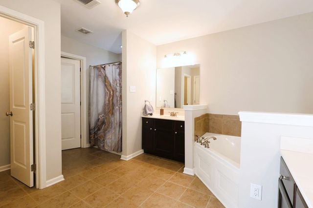 256 Riverwood Dr, Houma, LA 70360