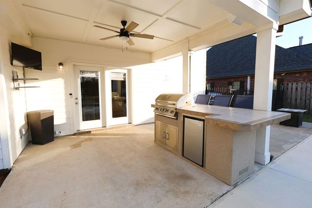 256 Riverwood Dr, Houma, LA 70360