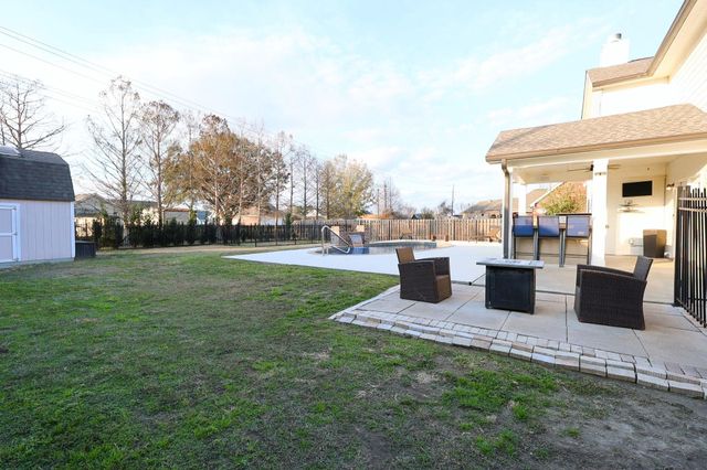 256 Riverwood Dr, Houma, LA 70360