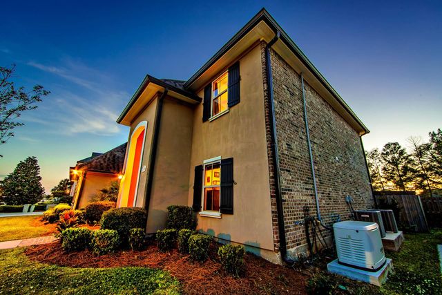 256 Riverwood Dr, Houma, LA 70360