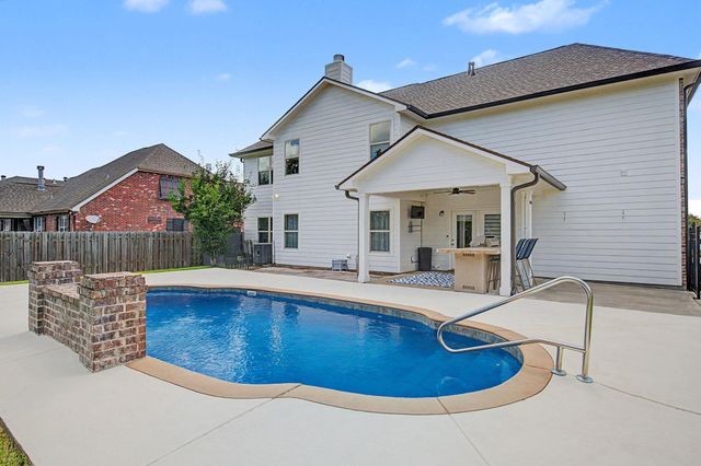 256 Riverwood Dr, Houma, LA 70360