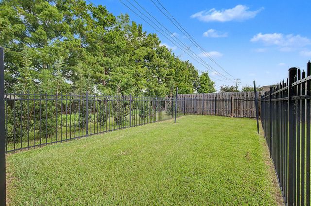 256 Riverwood Dr, Houma, LA 70360