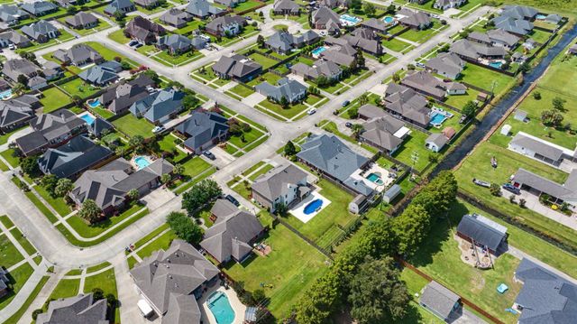 256 Riverwood Dr, Houma, LA 70360
