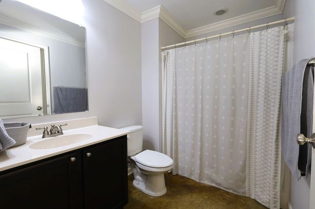 256 Riverwood Dr, Houma, LA 70360