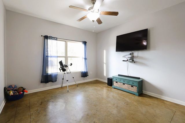 256 Riverwood Dr, Houma, LA 70360