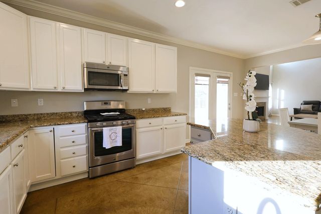 256 Riverwood Dr, Houma, LA 70360