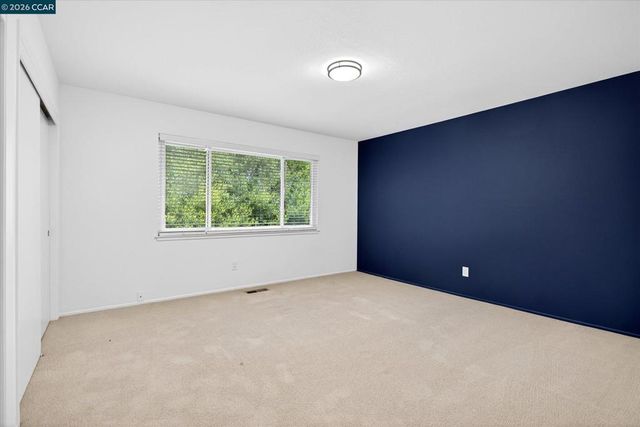 2083 Donald Dr, Moraga, CA 94556