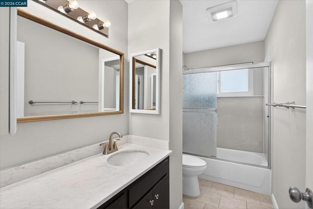 2083 Donald Dr, Moraga, CA 94556