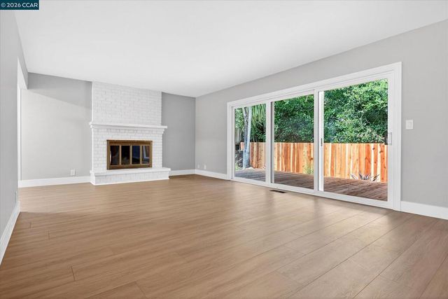 2083 Donald Dr, Moraga, CA 94556
