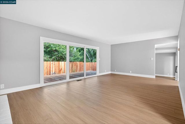 2083 Donald Dr, Moraga, CA 94556