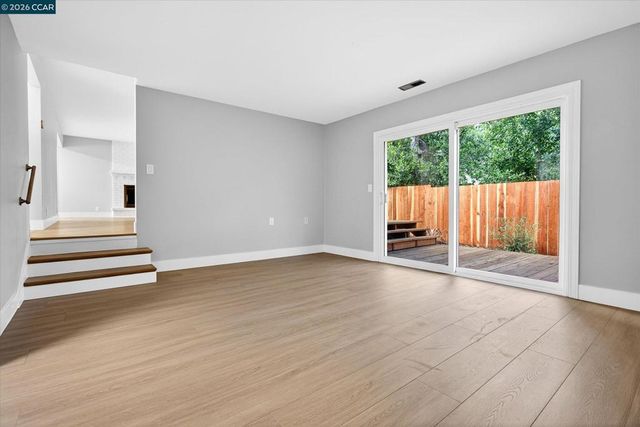 2083 Donald Dr, Moraga, CA 94556