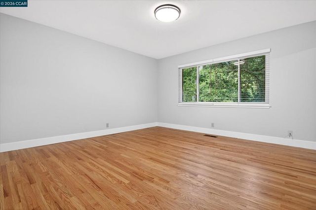 2083 Donald Dr, Moraga, CA 94556