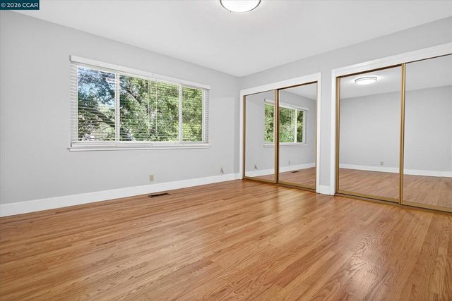 2083 Donald Dr, Moraga, CA 94556