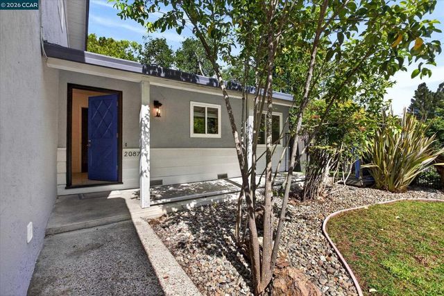 2083 Donald Dr, Moraga, CA 94556