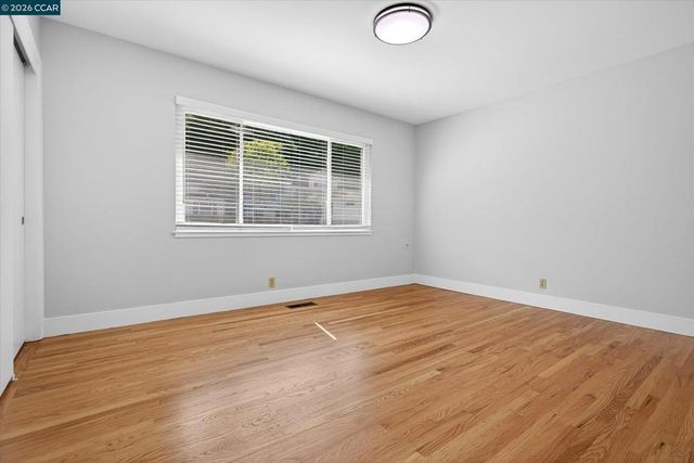 2083 Donald Dr, Moraga, CA 94556