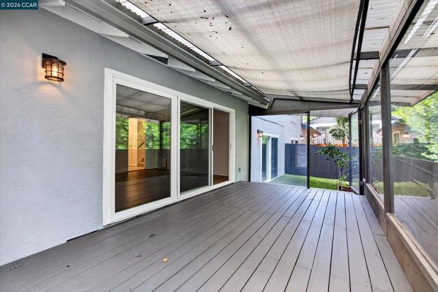 2083 Donald Dr, Moraga, CA 94556