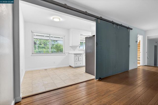 2083 Donald Dr, Moraga, CA 94556