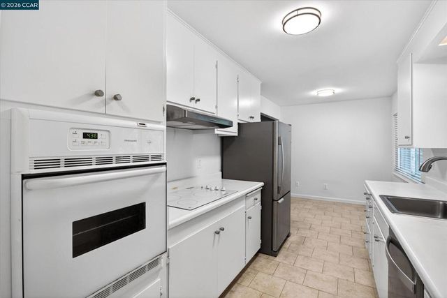 2083 Donald Dr, Moraga, CA 94556