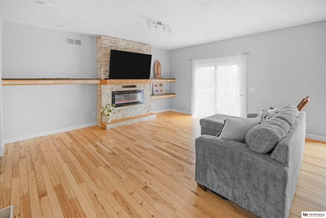 1403 Bluff Street, Bellevue, NE 68005