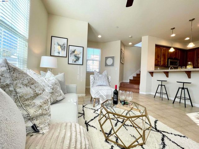 3901 Forest Cir, Castro Valley, CA 94546