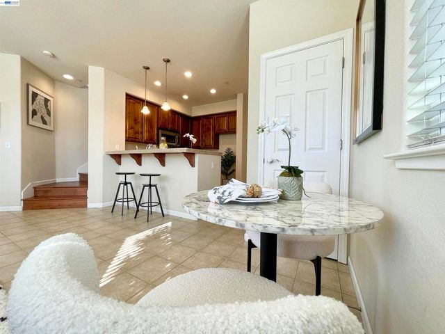 3901 Forest Cir, Castro Valley, CA 94546