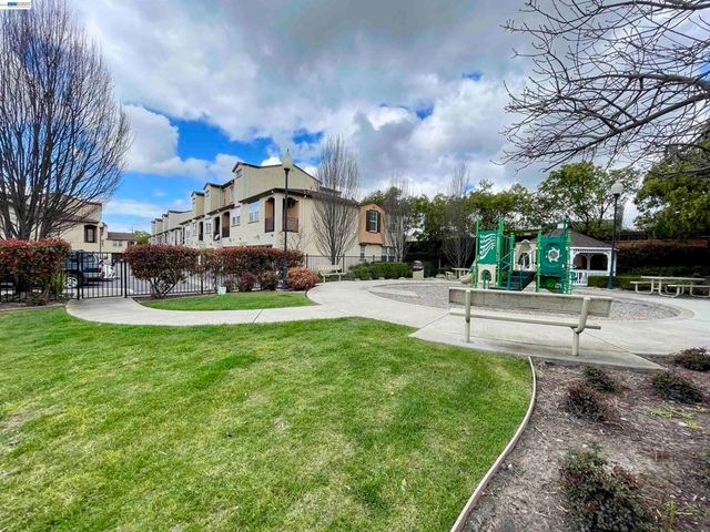 3901 Forest Cir, Castro Valley, CA 94546