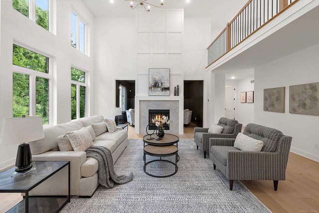 1051 E Avon Road, Rochester Hills, MI 48307