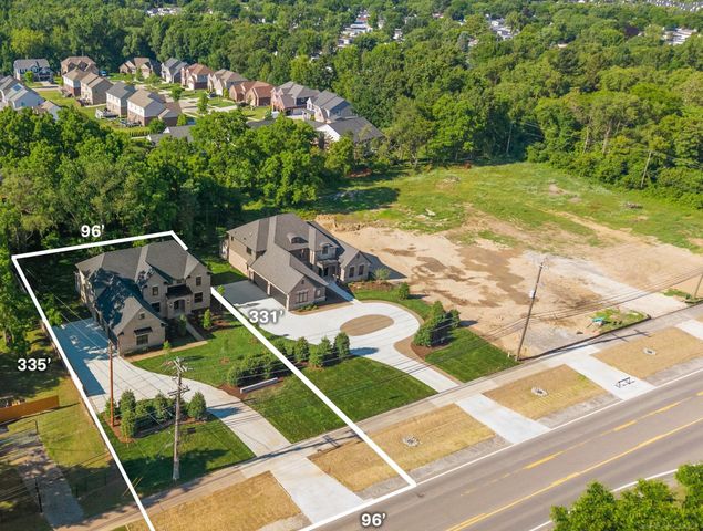 1051 E Avon Road, Rochester Hills, MI 48307