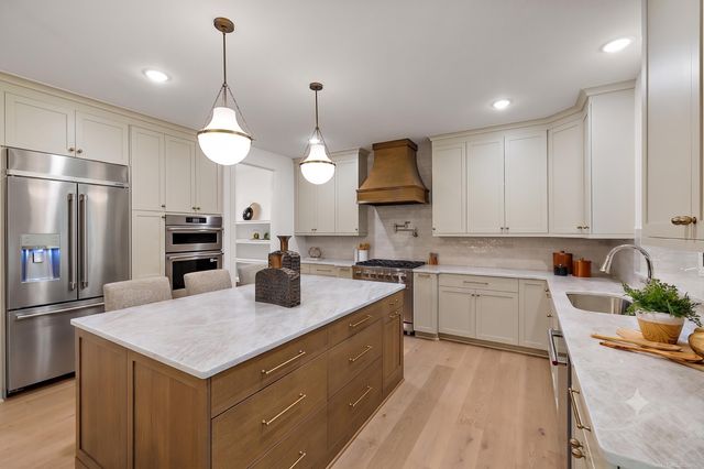 1051 E Avon Road, Rochester Hills, MI 48307