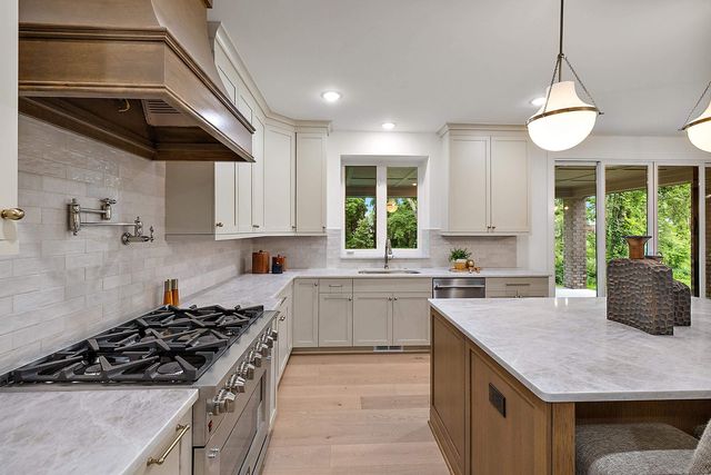 1051 E Avon Road, Rochester Hills, MI 48307