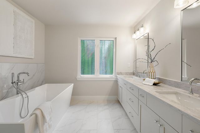1051 E Avon Road, Rochester Hills, MI 48307
