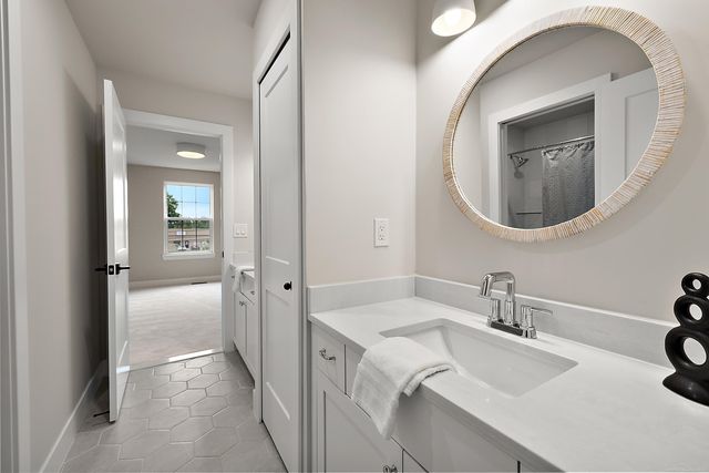 1051 E Avon Road, Rochester Hills, MI 48307