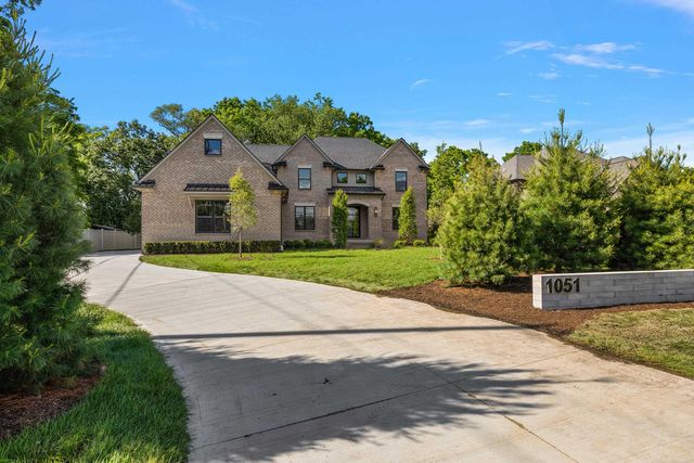 1051 E Avon Road, Rochester Hills, MI 48307