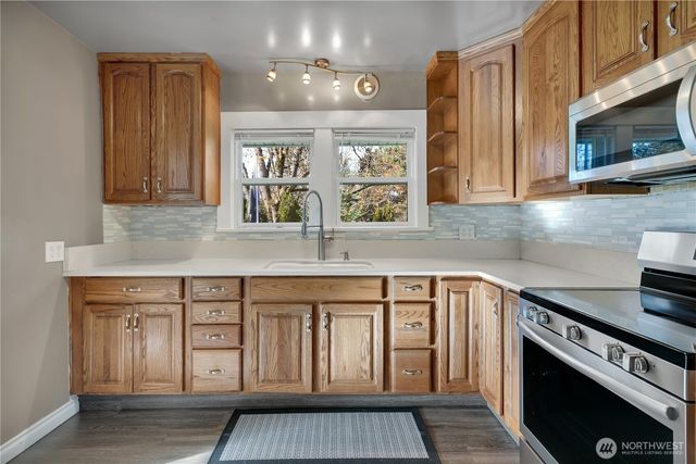 1547 SW Myrtle Street, Seattle, WA 98106