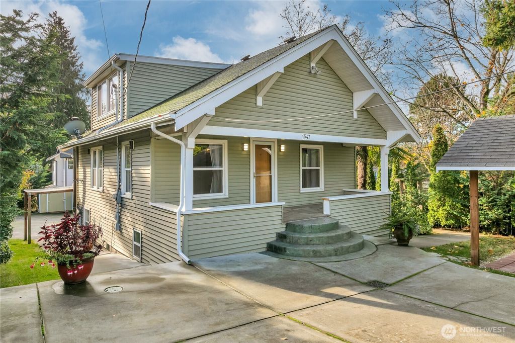 1547 SW Myrtle Street, Seattle, WA 98106