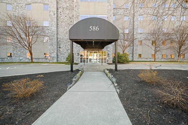 586 West Thames Street APT 609, Norwich, CT 06360