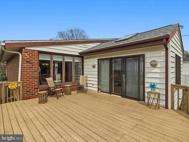 14 VASSAR RD, Broomall, PA 19008