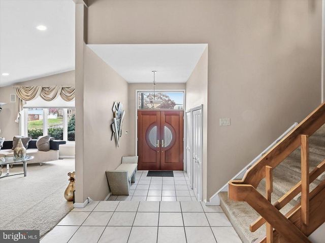 14 VASSAR RD, Broomall, PA 19008