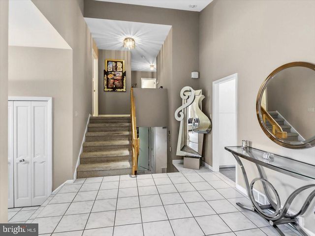 14 VASSAR RD, Broomall, PA 19008