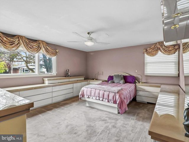 14 VASSAR RD, Broomall, PA 19008