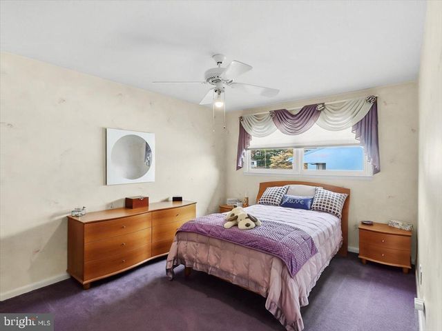 14 VASSAR RD, Broomall, PA 19008